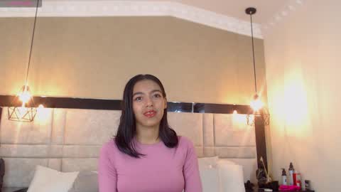 S a a r  a online show from September 13, 8:17 pm