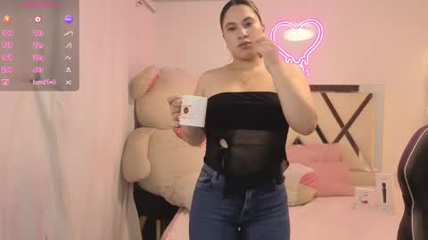 saaya_tay online show from May 9, 5:09 am