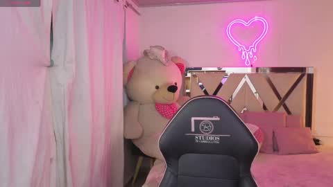 saaya_tay online show from May 18, 3:27 am