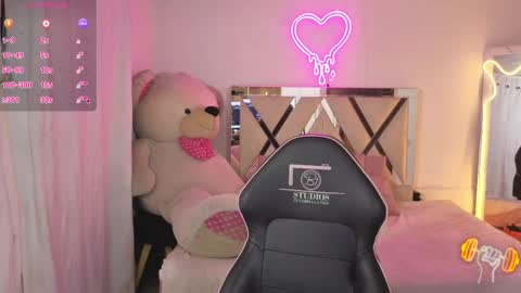 saaya_tay online show from May 7, 3:44 am