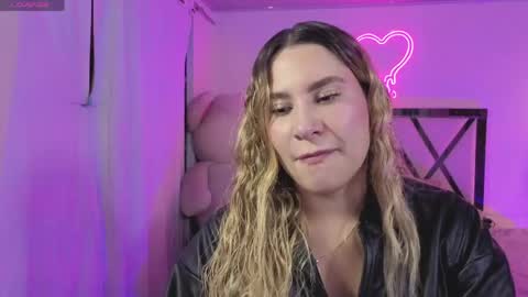 saaya_tay online show from May 6, 3:43 am