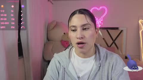saaya_tay online show from May 5, 3:42 am