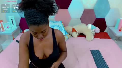 sabriana_smith1 online show from May 22, 11:52 am