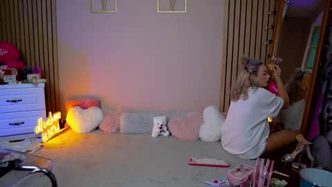 Snapshot of sabrinajadex chatting on September 9, 5:07 am SabrinaJade online show from September 9, 5:07 am