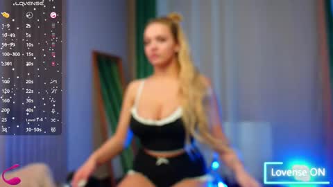 Snapshot of sabrinajadex chatting on February 10, 9:58 am SabrinaJade online show from February 10, 9:58 am