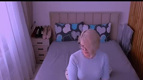 Sabrina MacMarren online show from May 7, 4:54 pm