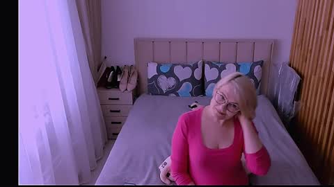 Sabrina MacMarren online show from May 10, 10:17 am