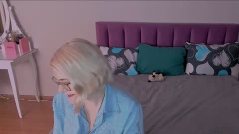 Sabrina MacMarren online show from January 28, 4:41 pm
