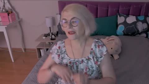 Sabrina MacMarren online show from January 21, 1:43 pm