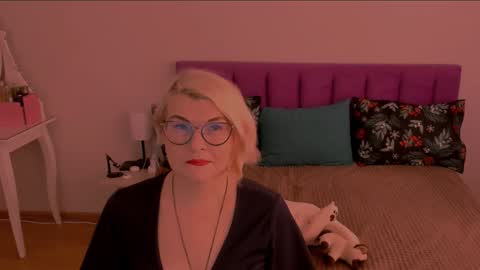 Sabrina MacMarren online show from February 5, 8:32 am