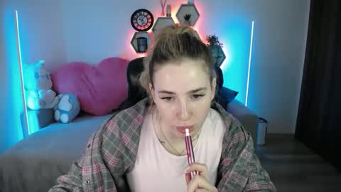 Sabrina Violet online show from May 19, 8:10 am