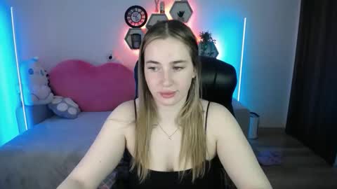 Sabrina Violet online show from May 25, 8:35 am