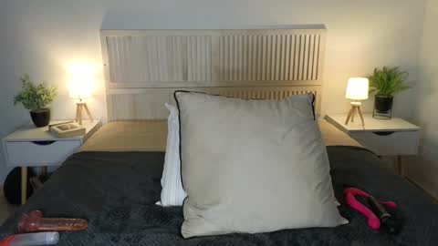 Snapshot of sacha__xx chatting on February 12, 10:35 am sacha__xx online show from February 12, 10:35 am