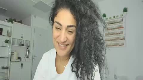 Snapshot of safari_xx chatting on October 1, 11:15 am Queen online show from October 1, 11:15 am