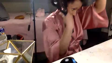 Snapshot of saggy888 chatting on October 18, 1:30 am MistressLady online show from October 18, 1:30 am