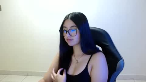 Sahaliefox  online show from May 20, 9:56 pm