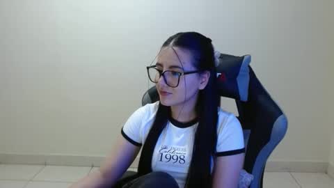 Sahaliefox  online show from January 8, 8:13 pm