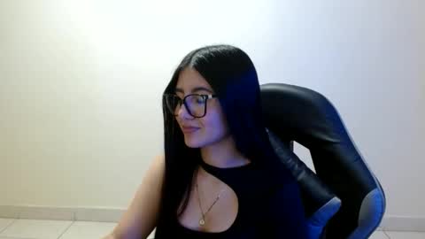 Sahaliefox  online show from May 24, 5:56 pm