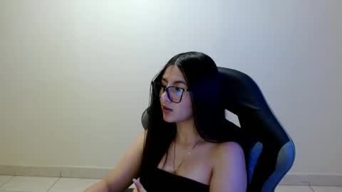 Sahaliefox  online show from May 23, 5:55 pm