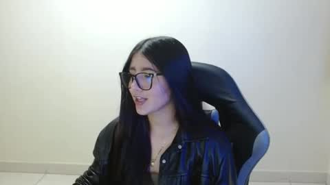 Sahaliefox  online show from May 6, 8:24 pm