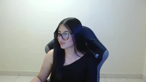 Sahaliefox  online show from May 9, 10:01 pm