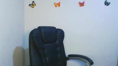 Karina online show from October 19, 1:51 am