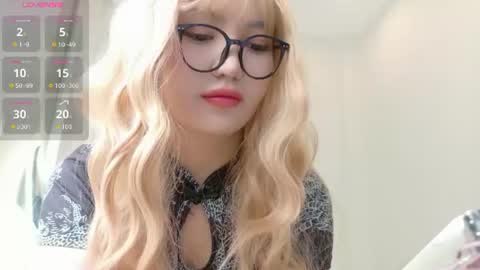 Sakura  online show from June 18, 4:25 am