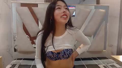 salethjonescl202 online show from April 2, 7:00 pm