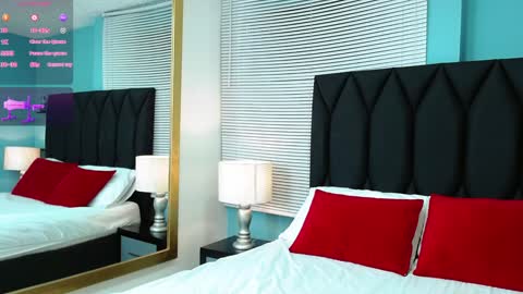 Snapshot of salome_adams1 chatting on December 18, 1:23 pm online show from December 18, 1:23 pm
