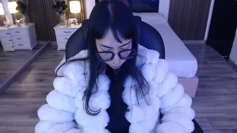 SAM MANSON online show from October 18, 1:47 pm