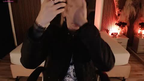SAM MANSON online show from May 25, 12:26 pm