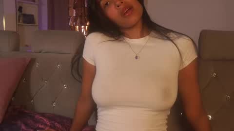 Samantha Roberts online show from October 7, 1:37 pm