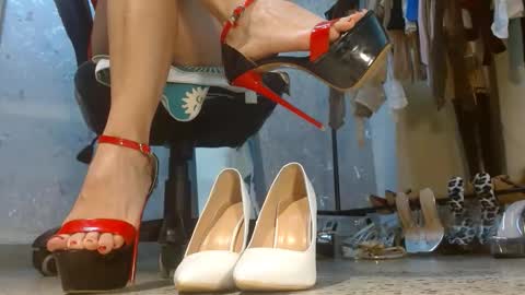 samanta online show from May 11, 2:45 pm