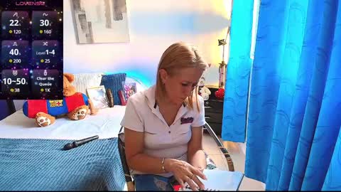 Snapshot of samanta_stone69 chatting on December 2, 9:04 pm Samanta Stone online show from December 2, 9:04 pm