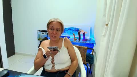 Snapshot of samanta_stone69 chatting on October 2, 11:32 pm Samanta Stone online show from October 2, 11:32 pm