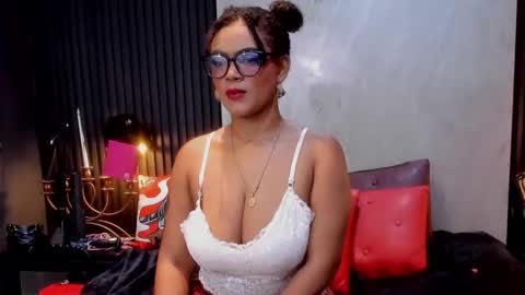 Samanta online show from May 5, 8:01 pm