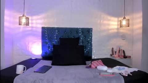 samantha_foxyy online show from May 24, 10:58 am