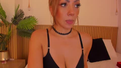 samantha_sra_ online show from May 25, 12:09 am