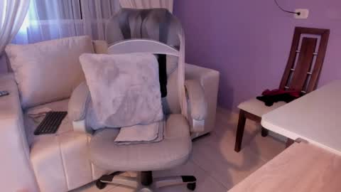 samantha_thompsoon online show from May 14, 10:59 pm