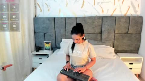 samantha_velle online show from May 14, 9:31 pm