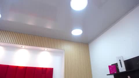 Samantha online show from May 9, 1:29 am