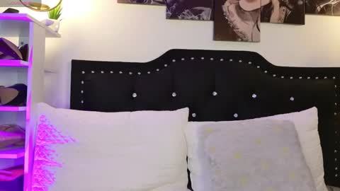 IGSamanthaGrant 10 online show from May 7, 9:29 pm