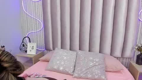 Alejandra  online show from December 22, 1:58 pm