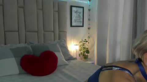 Snapshot of samanthaxmami chatting on January 13, 9:31 pm Samixmami online show from January 13, 9:31 pm
