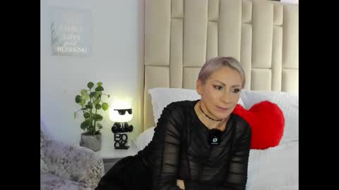Snapshot of samanthaxmami chatting on March 12, 6:22 pm Samixmami online show from March 12, 6:22 pm