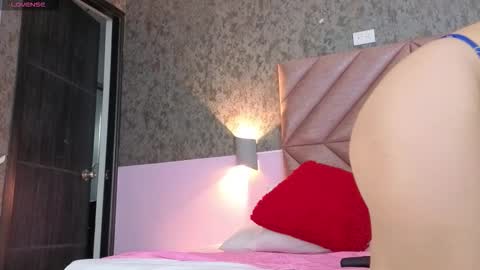 Sara  online show from March 3, 11:38 am