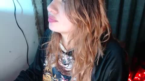 samatha_squirts online show from September 12, 4:46 am