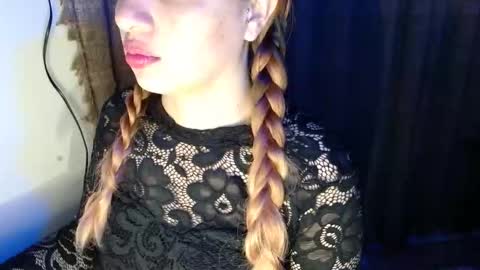 samatha_squirts online show from September 25, 11:09 am