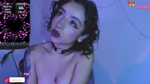Snapshot of samii_monroe chatting on January 11, 4:03 pm Sam online show from January 11, 4:03 pm