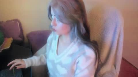   online show from May 19, 9:38 am